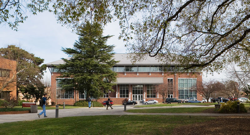 北卡羅來納州立大學(xué)格林波若分校  The University of North Carolina at Greensboro