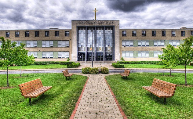 主教科尼中學Bishop Kearney High School