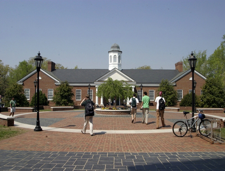 漢普登西德尼學院  Hampden-Sydney College
